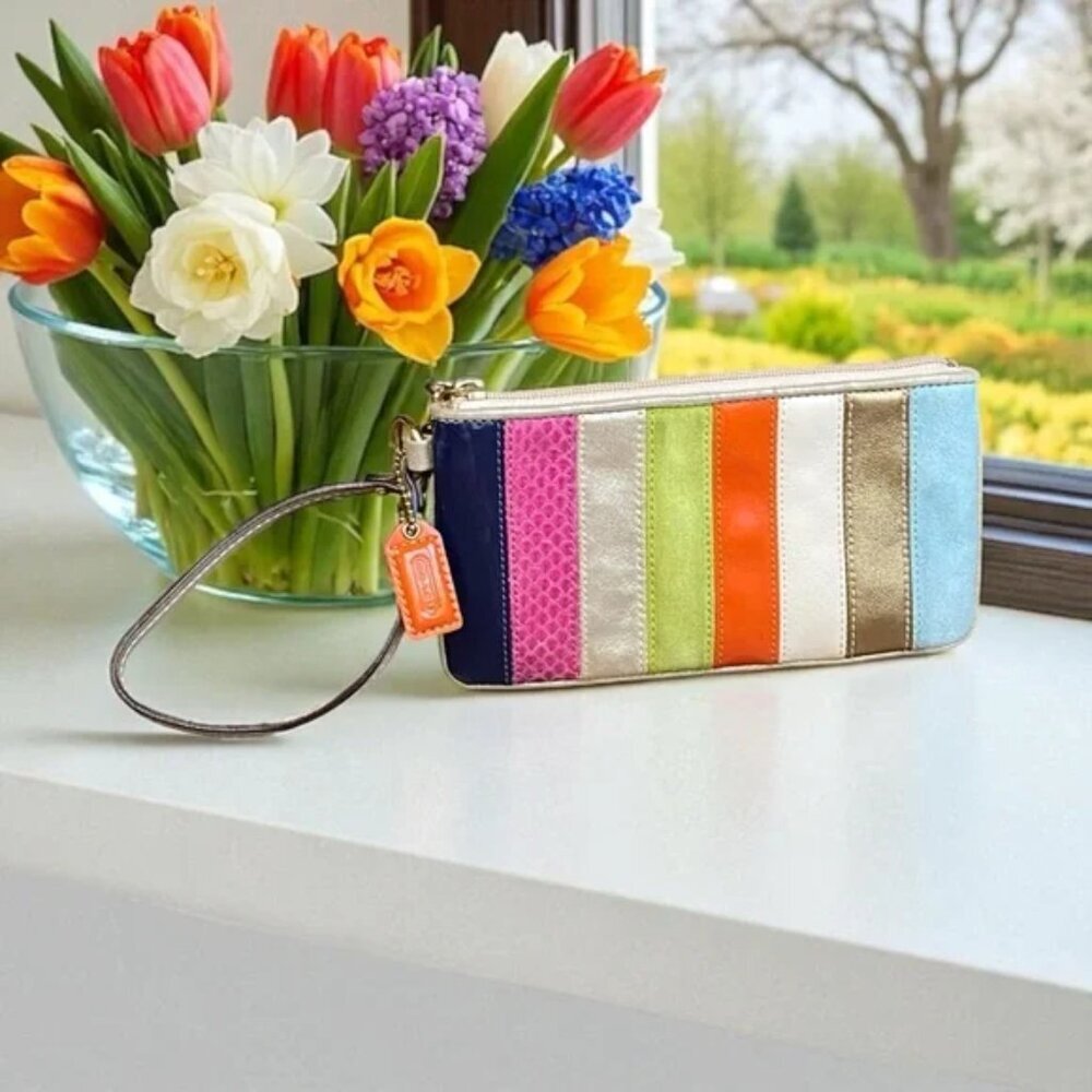 Coach RARE Legacy and Tattersall Lining Madison Wristlet Style F41453 w/Dust Bag